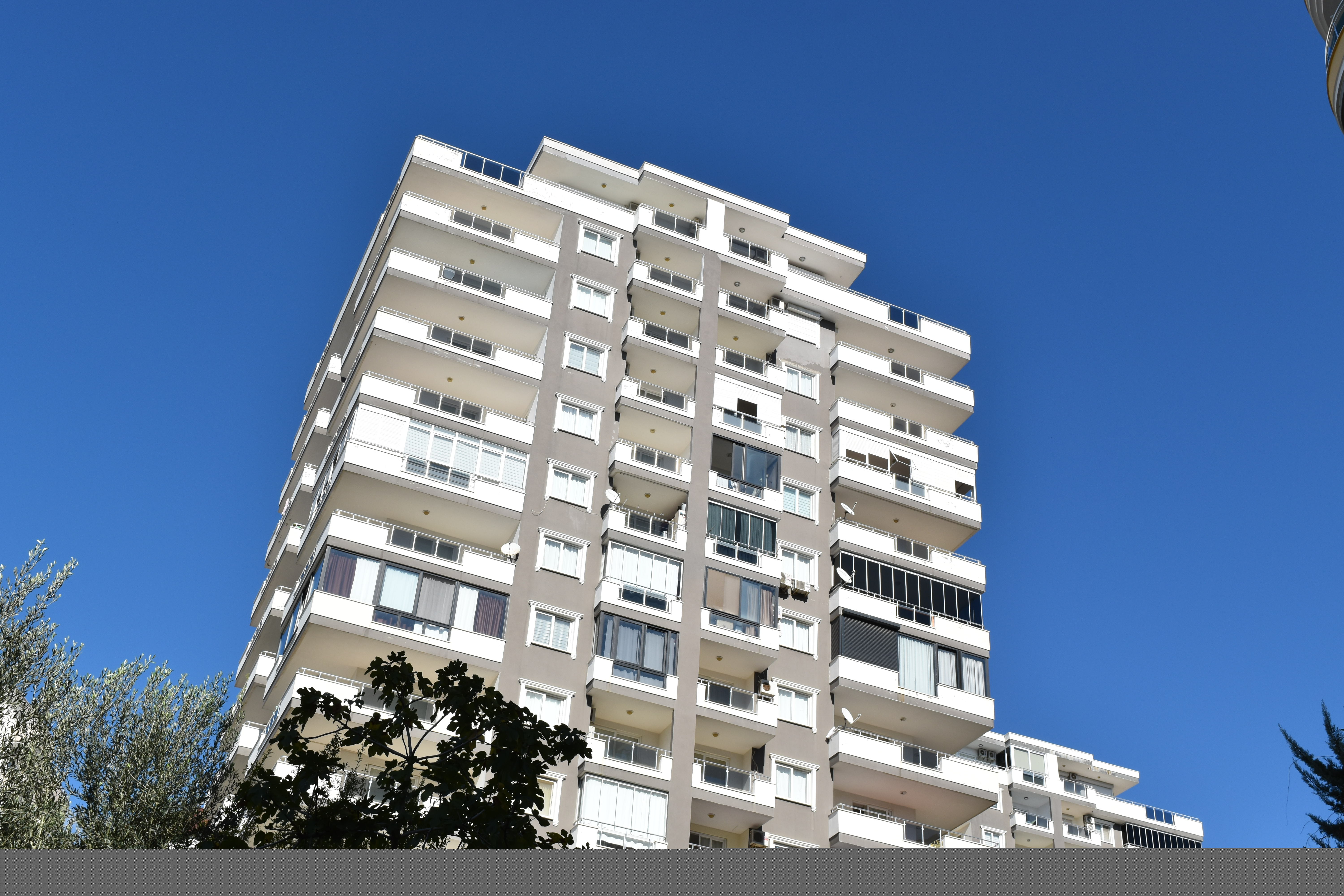 Alanya Mahmutlar’da Deniz ve Dağ Manzaralı 2+1 Daire | İmperial